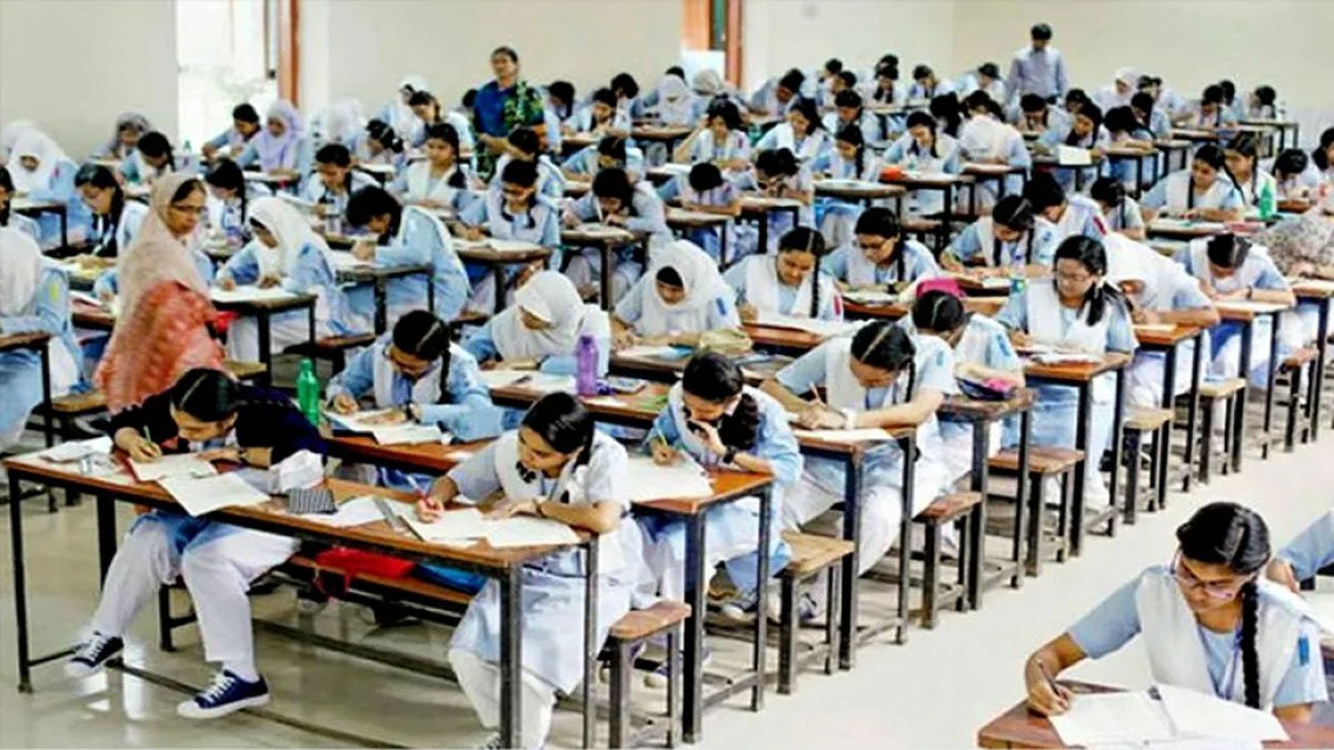 প্রশ্নে ভুল, বিতরণেও গরমিল; এখন পরিবর্তন আসছে প্রশ্নপত্র প্রণয়নে