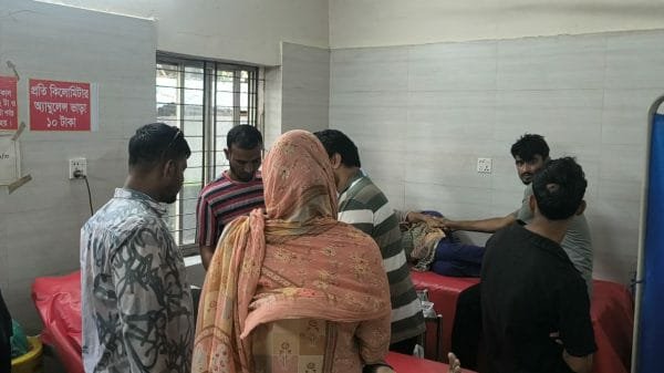 সোনারগাঁও জমি নিয়ে বিরোধ দুপক্ষের  সংঘর্ষ নারীসহ আহত ১০