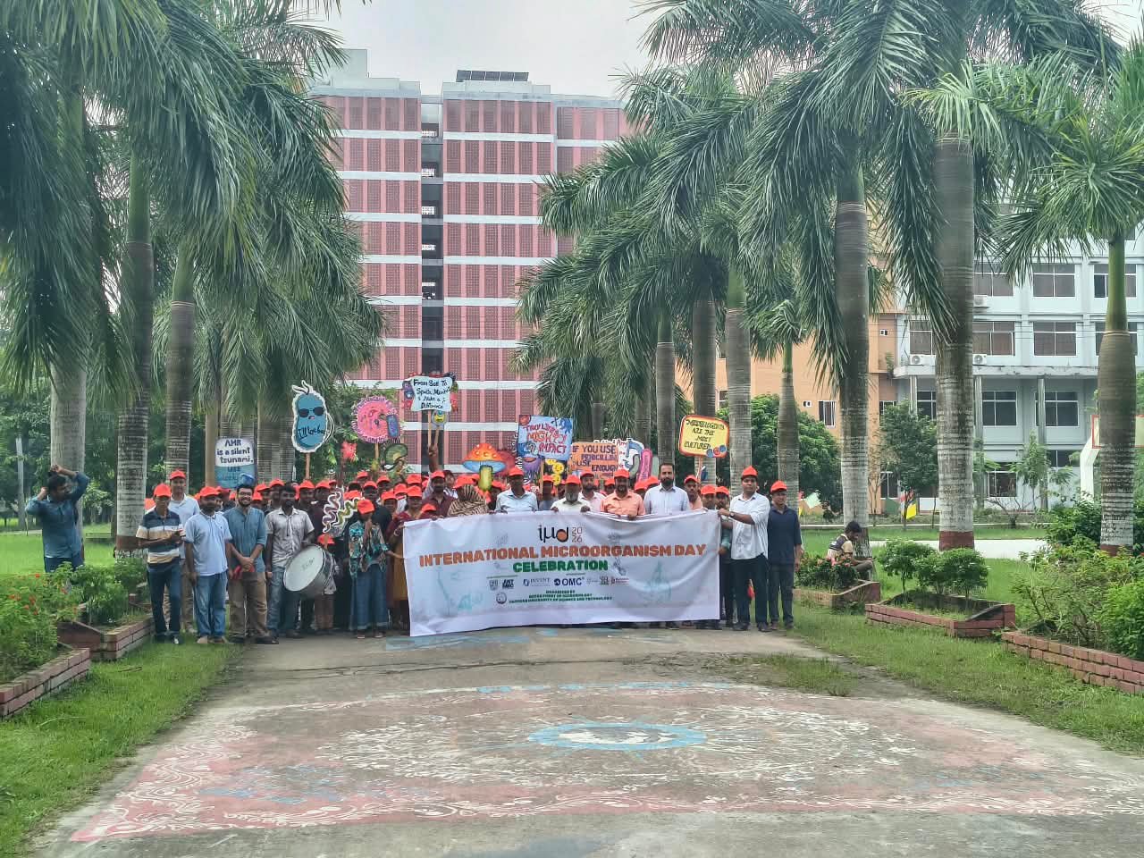 যবিপ্রবিতে আন্তর্জাতিক অণুজীব দিবস পালিত, অংশ নিল শতাধিক শিক্ষার্থী