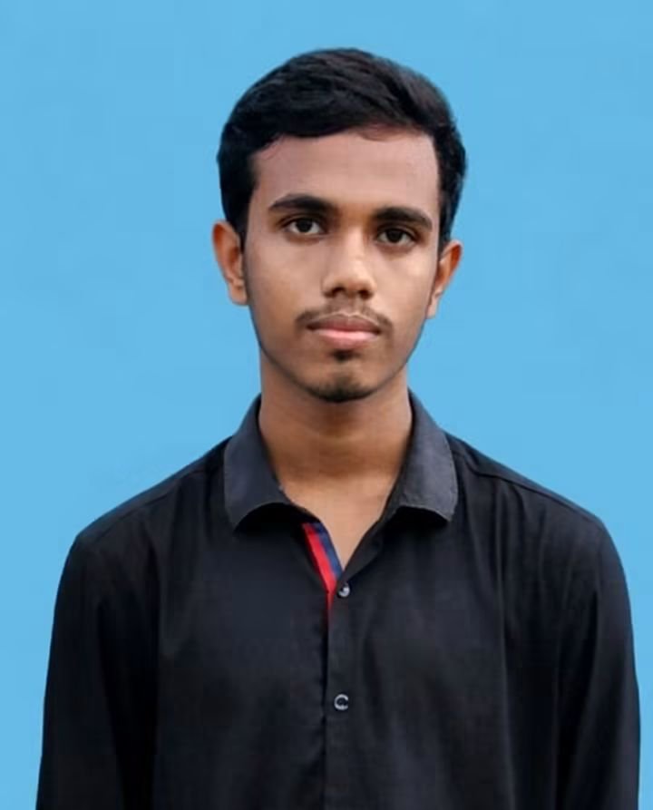 দাগনভুঞায় জিপিএ  ৫ প্রাপ্ত ফেরিওয়ালার পাশে দাঁডিয়েছে  প্রশাসন:করেছেন ভর্তির ব্যাবস্হা