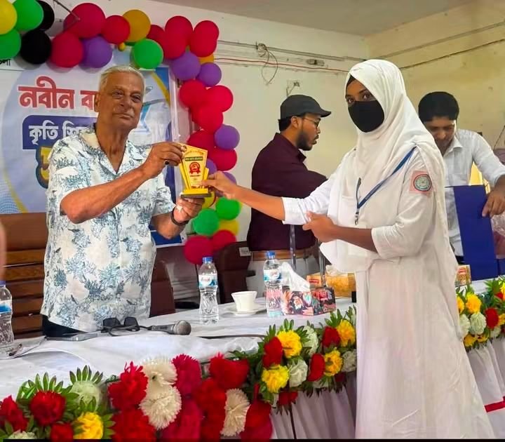 সেনবাগ সরকারি কলেজে একাদশ শ্রেণির শিক্ষার্থীদের নবীনবরণ ও কৃতি শিক্ষার্থী সংবর্ধনা
