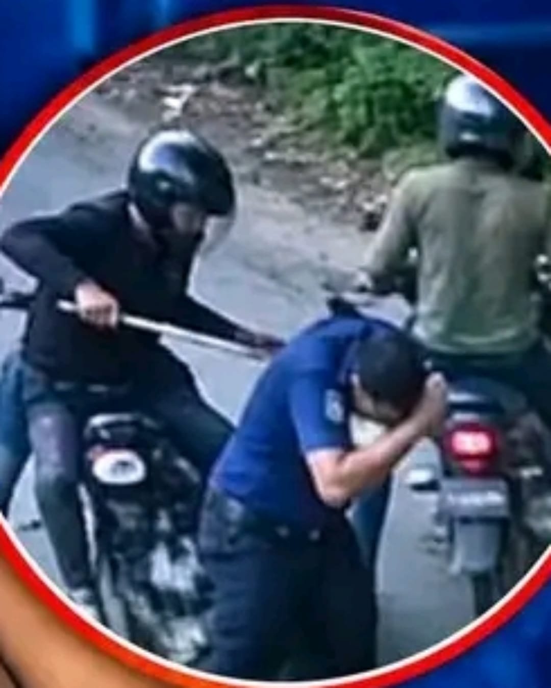খুলনায় ছিনতাইকারীদের চাপাতির কোপে পুলিশ পরিদর্শক গুরুতর আহত, ঢাকায় প্রেরণ
